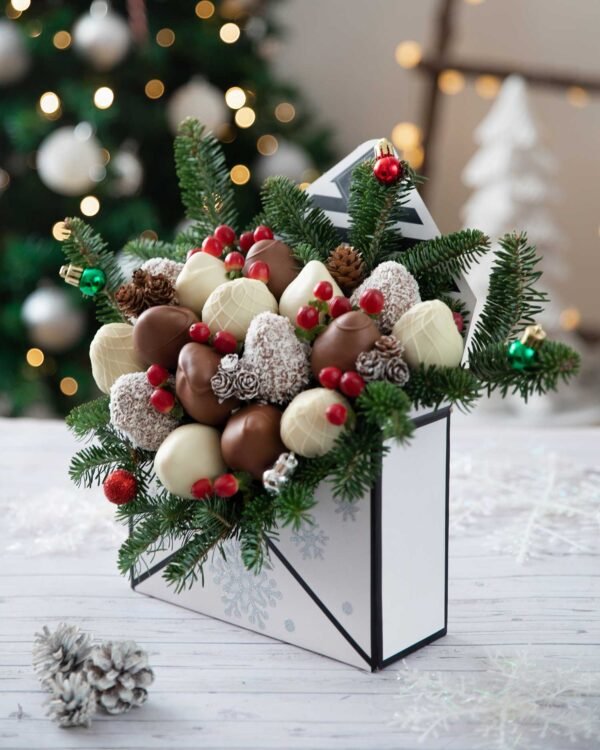 Christmas Chocolate Covered Strawberry Basket