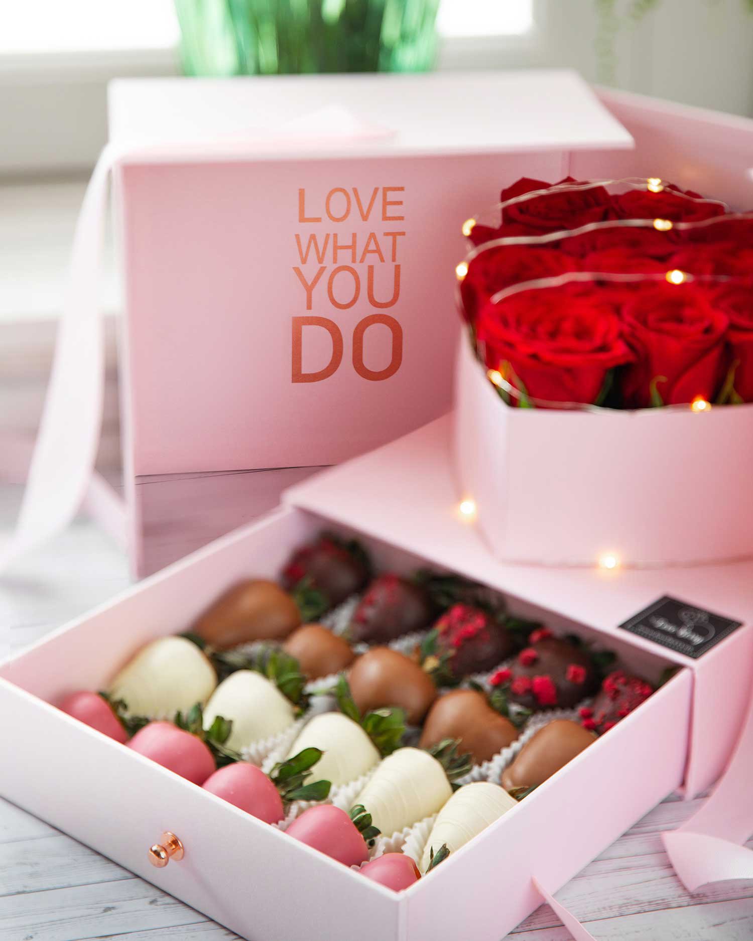 Chocolate Covered Strawberries & Twinkle Light Boxes, Berryccino