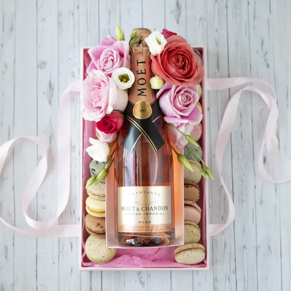 champagne and macaroon bouquet