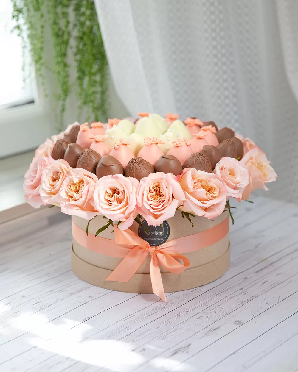 chocolate covered strawberry dessert