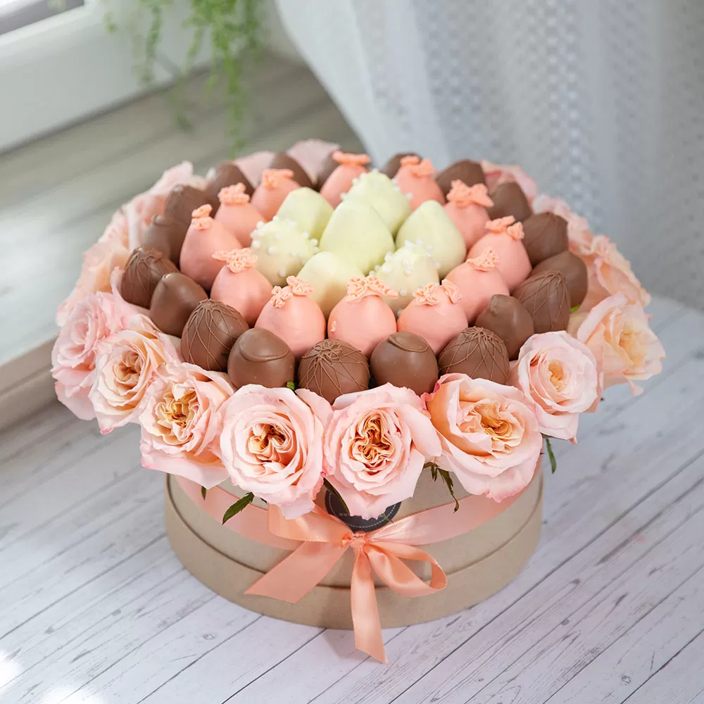 chocolate covered strawberry dessert