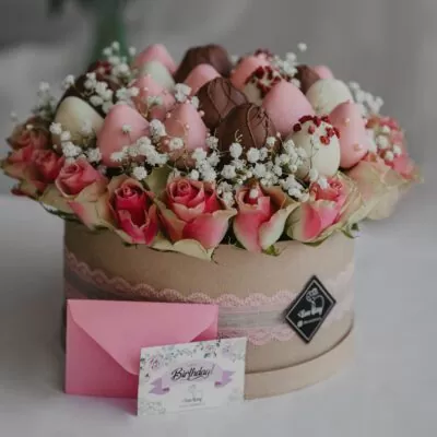 Strawberry Box with Rose Bouquets