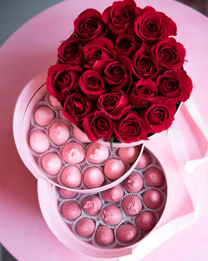 ruby chocolate covered strawberry arrangements with red rose