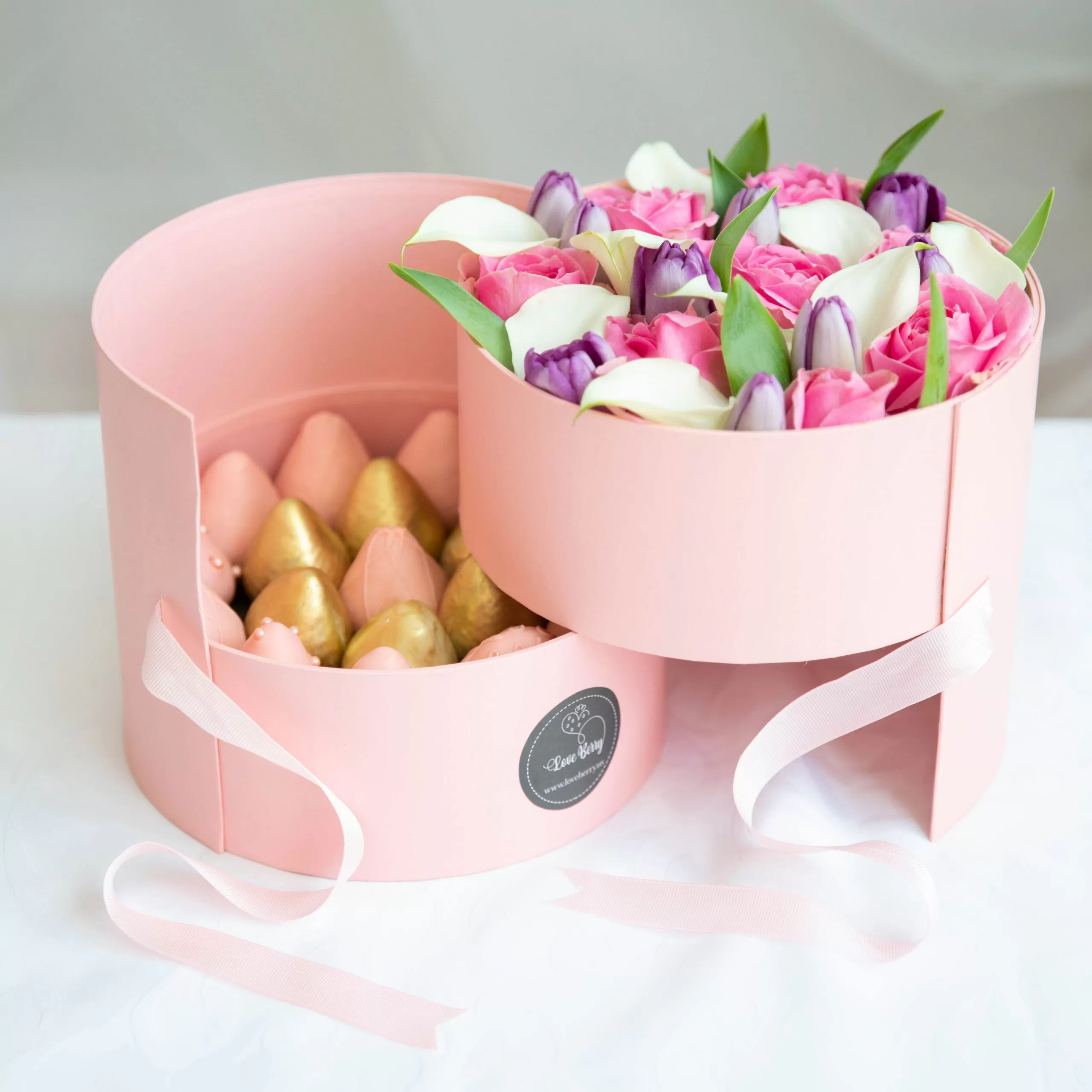 Gold Chocolate Covered Strawberries