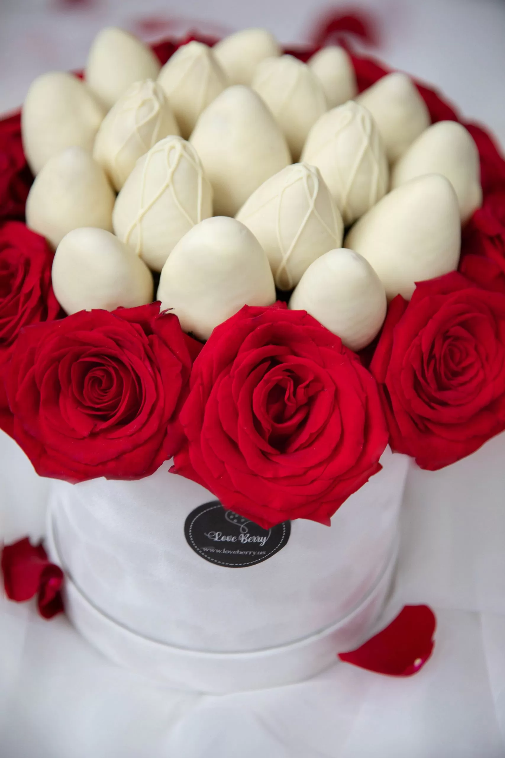 redrosebouquetwithflower