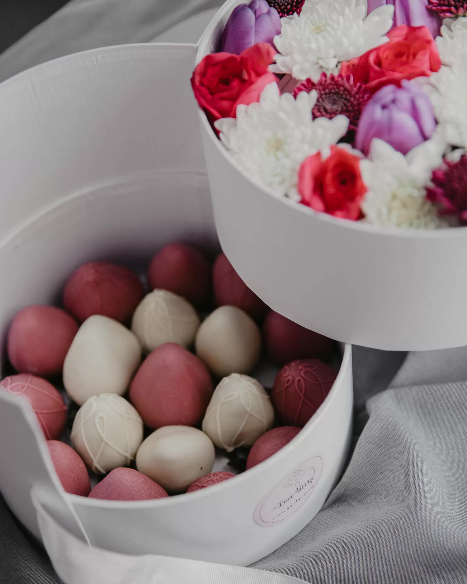 rosewithchocolatestrawberries