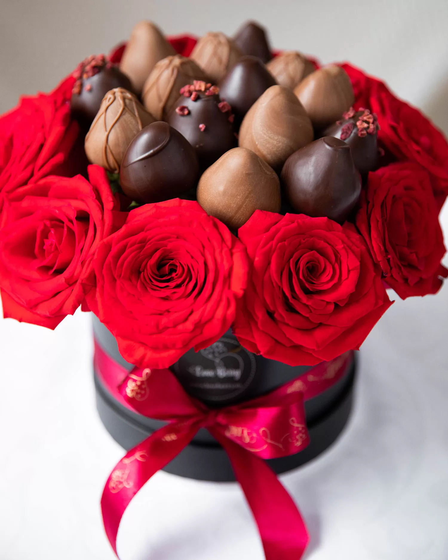 redrosebouquetwithflower