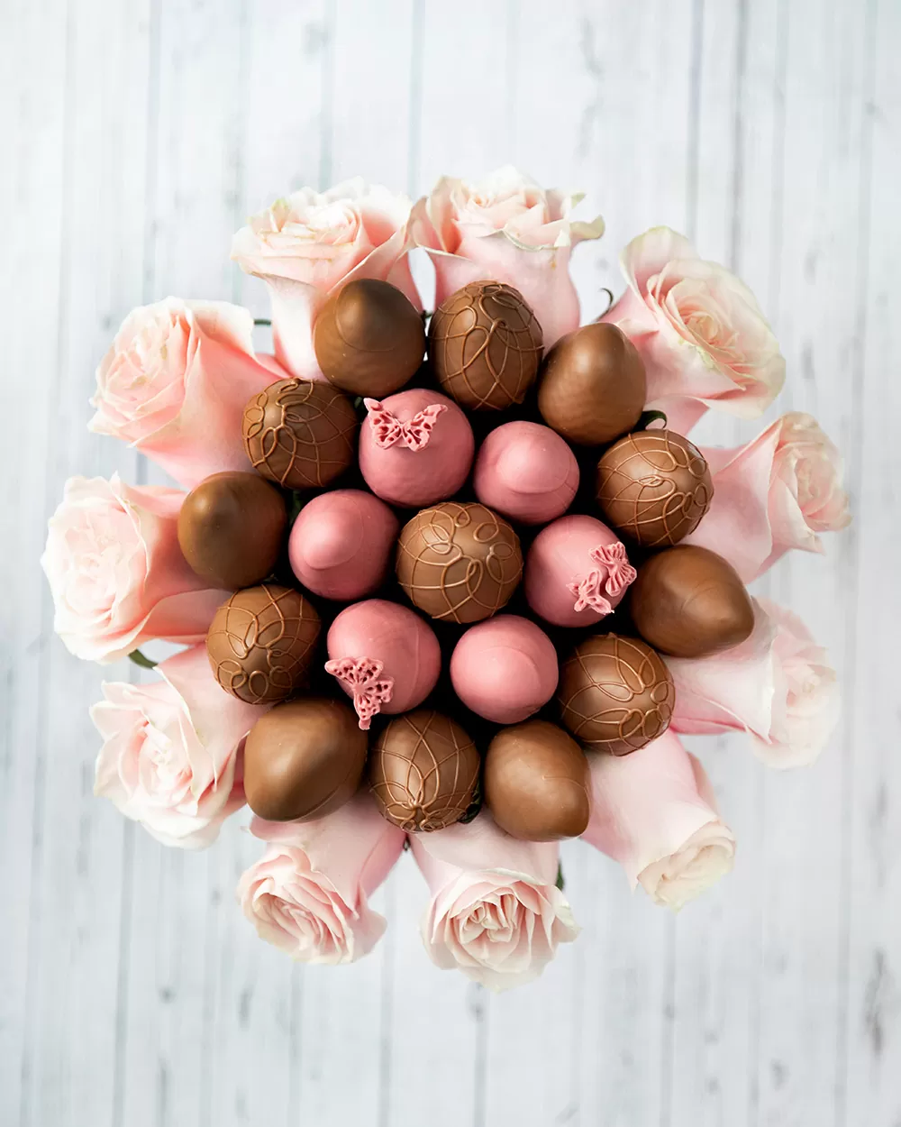 milk and ruby chocolate dipped bouquet with pink roses