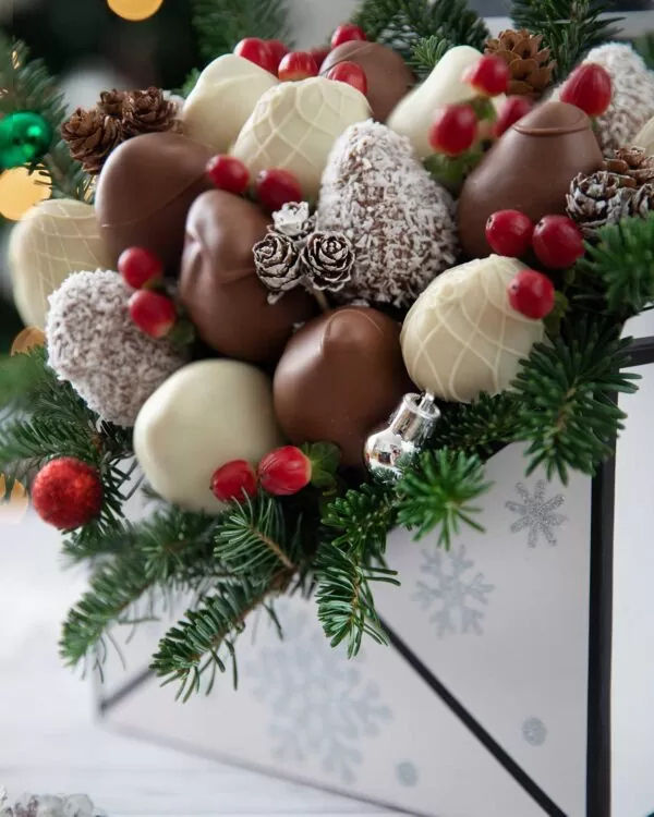 Christmas Chocolate Covered Strawberry Basket