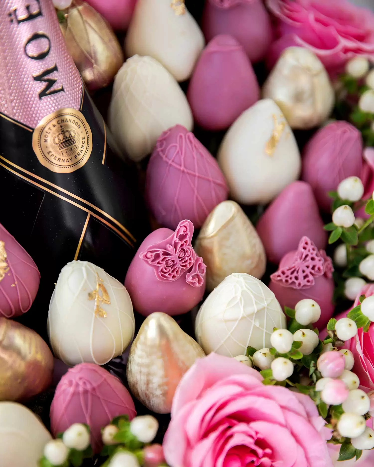 pinkandwhitestrawberries