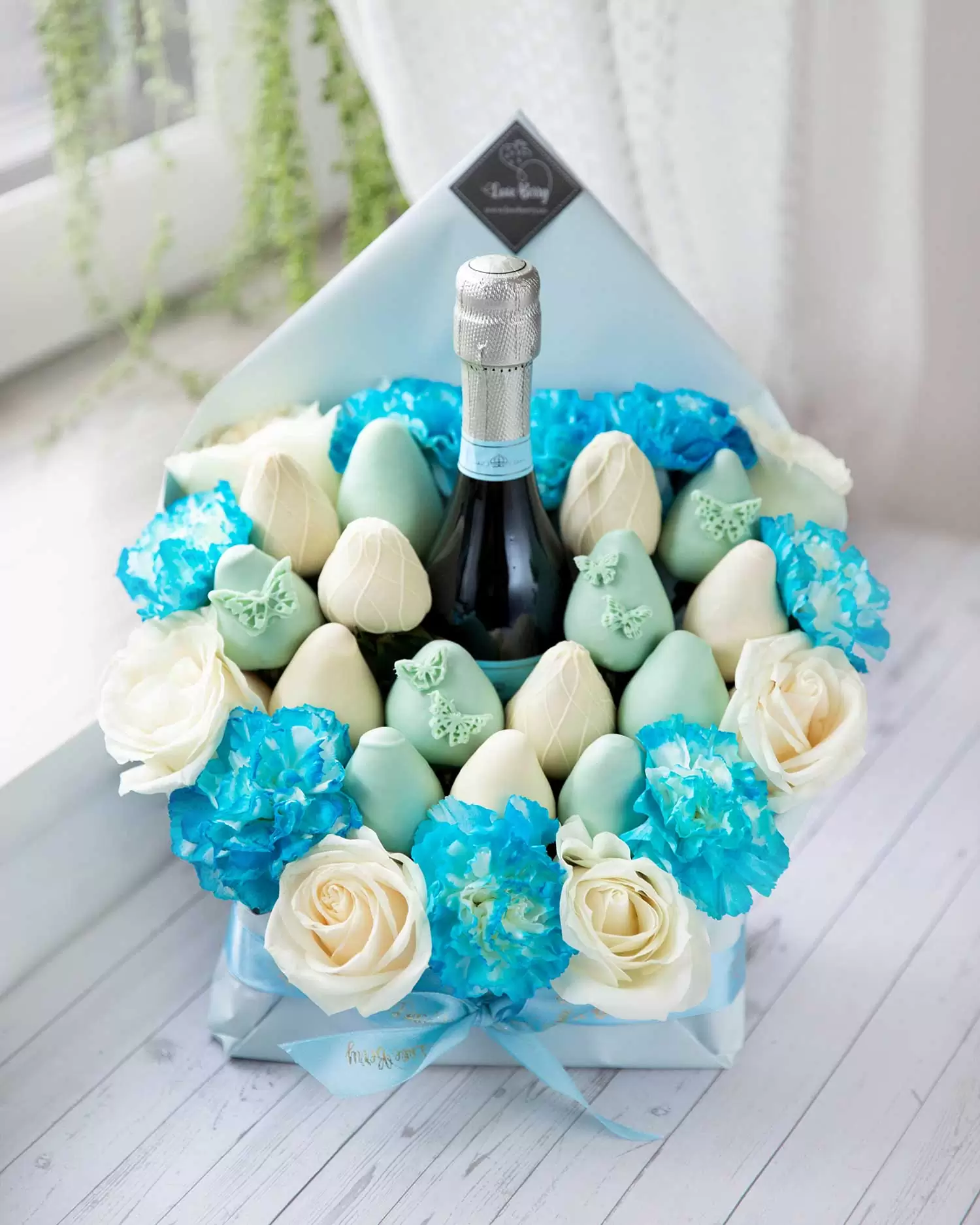 chocolate strawberries with MOET Champagne