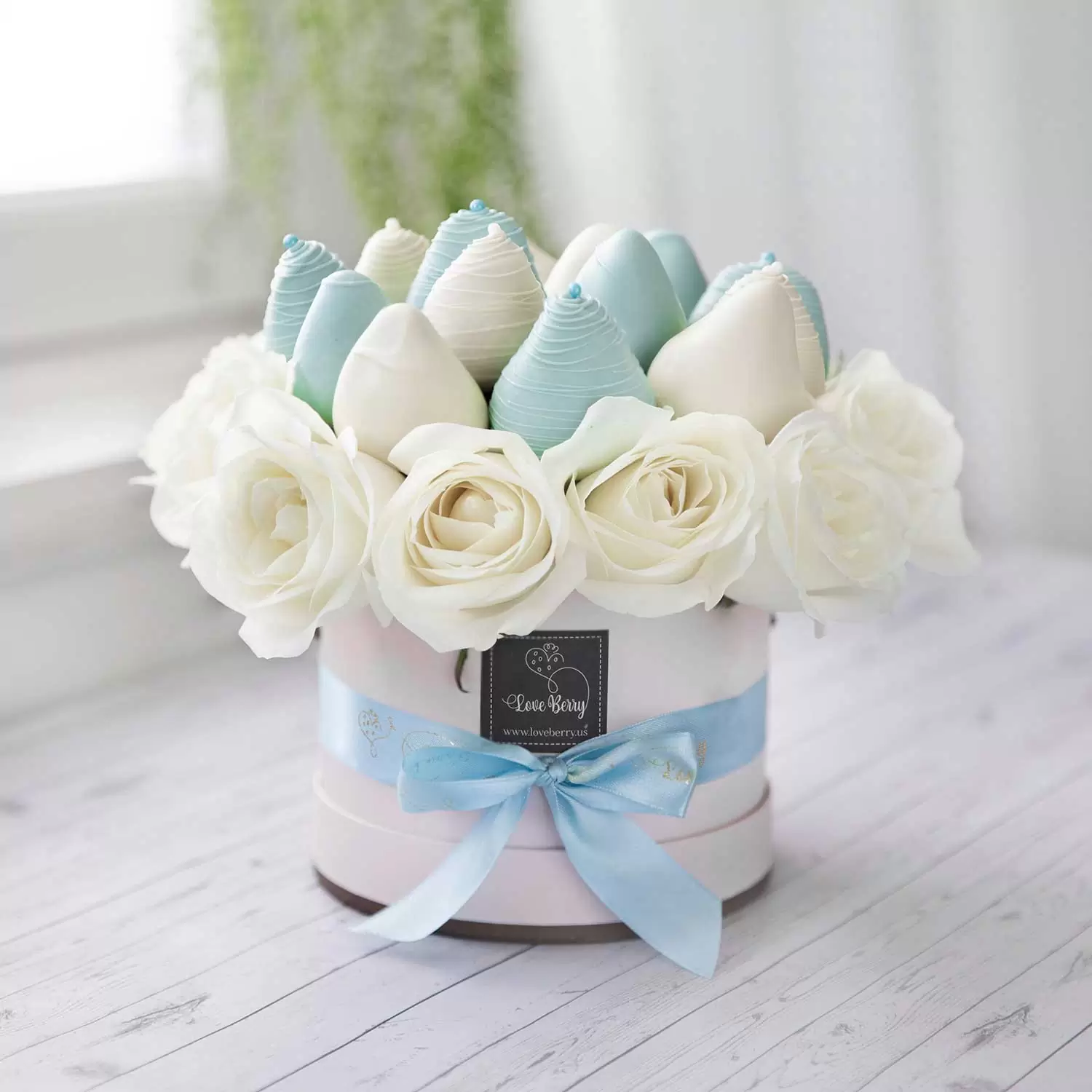 blue chocolate strawberries