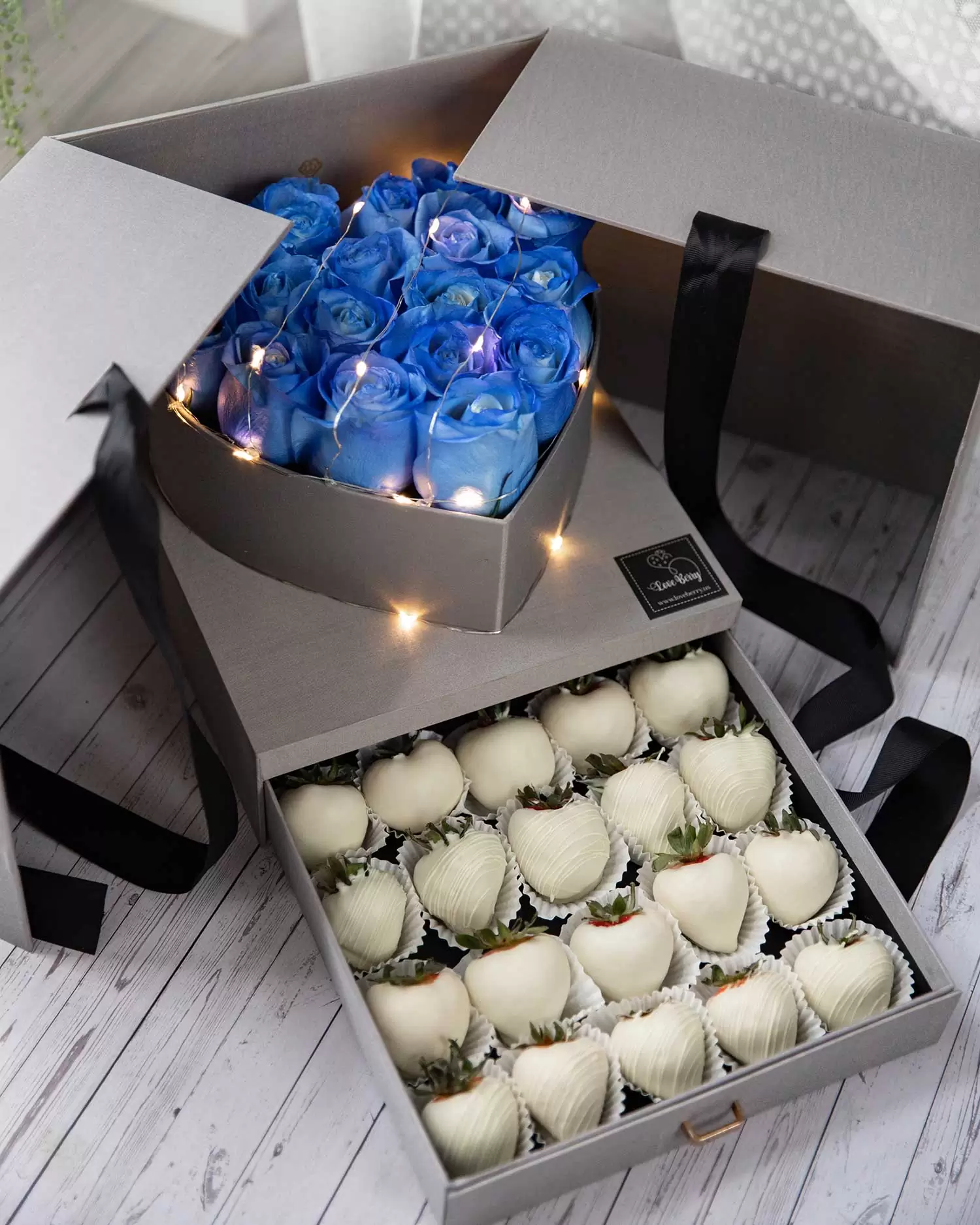 hand-dipped chocolate strawberrries