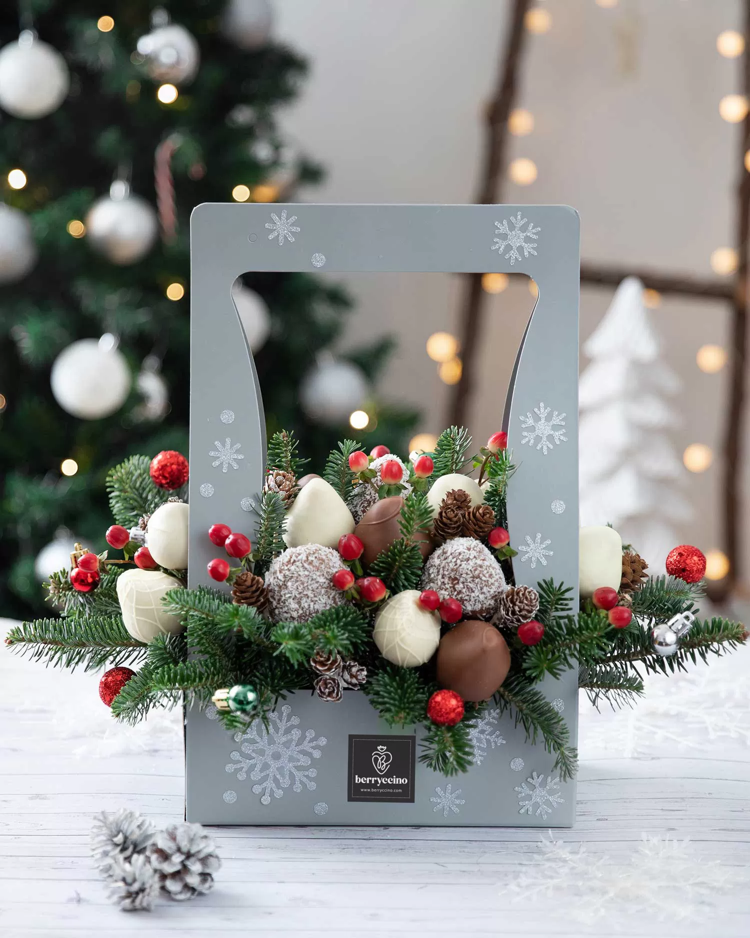 Christmas Chocolate Covered Strawberry ARrangement