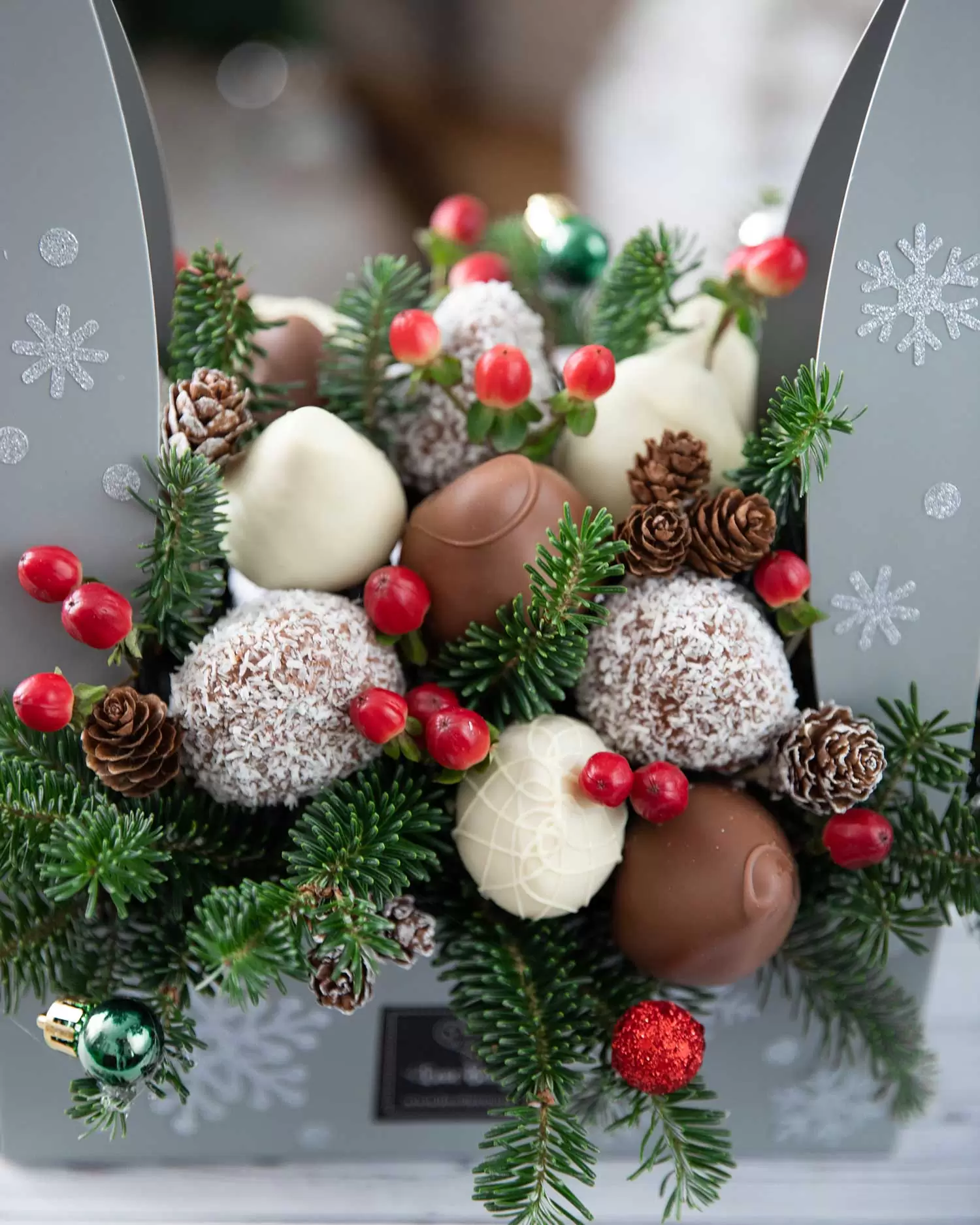 Christmas Chocolate Covered Strawberries
