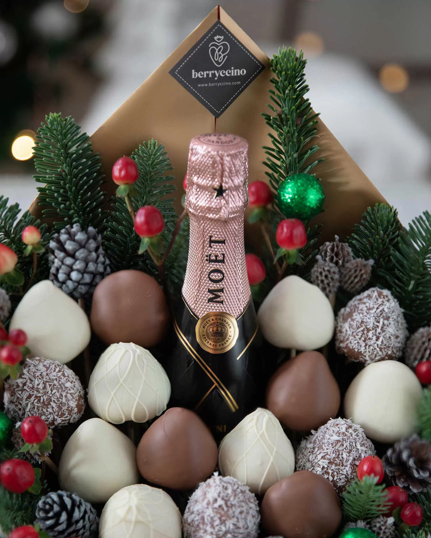 Christmas Chocolate Covered Strawberries