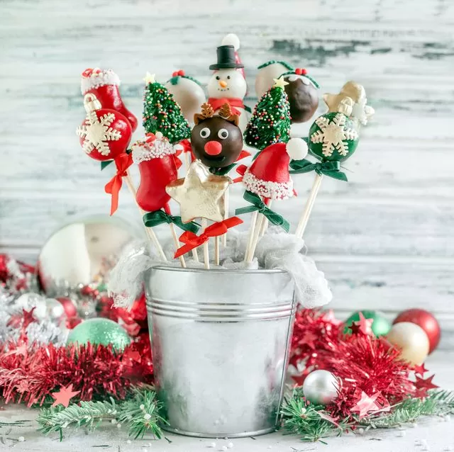 christmas cake pops