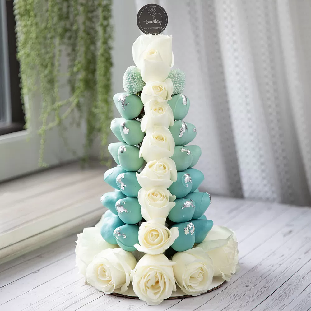 strawberry-tower-chocolate