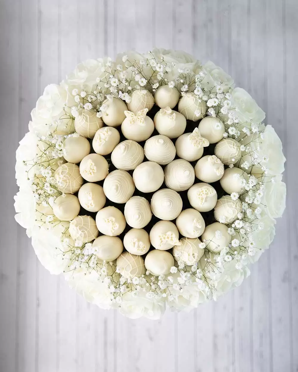 Chocolate covered strawberries for wedding