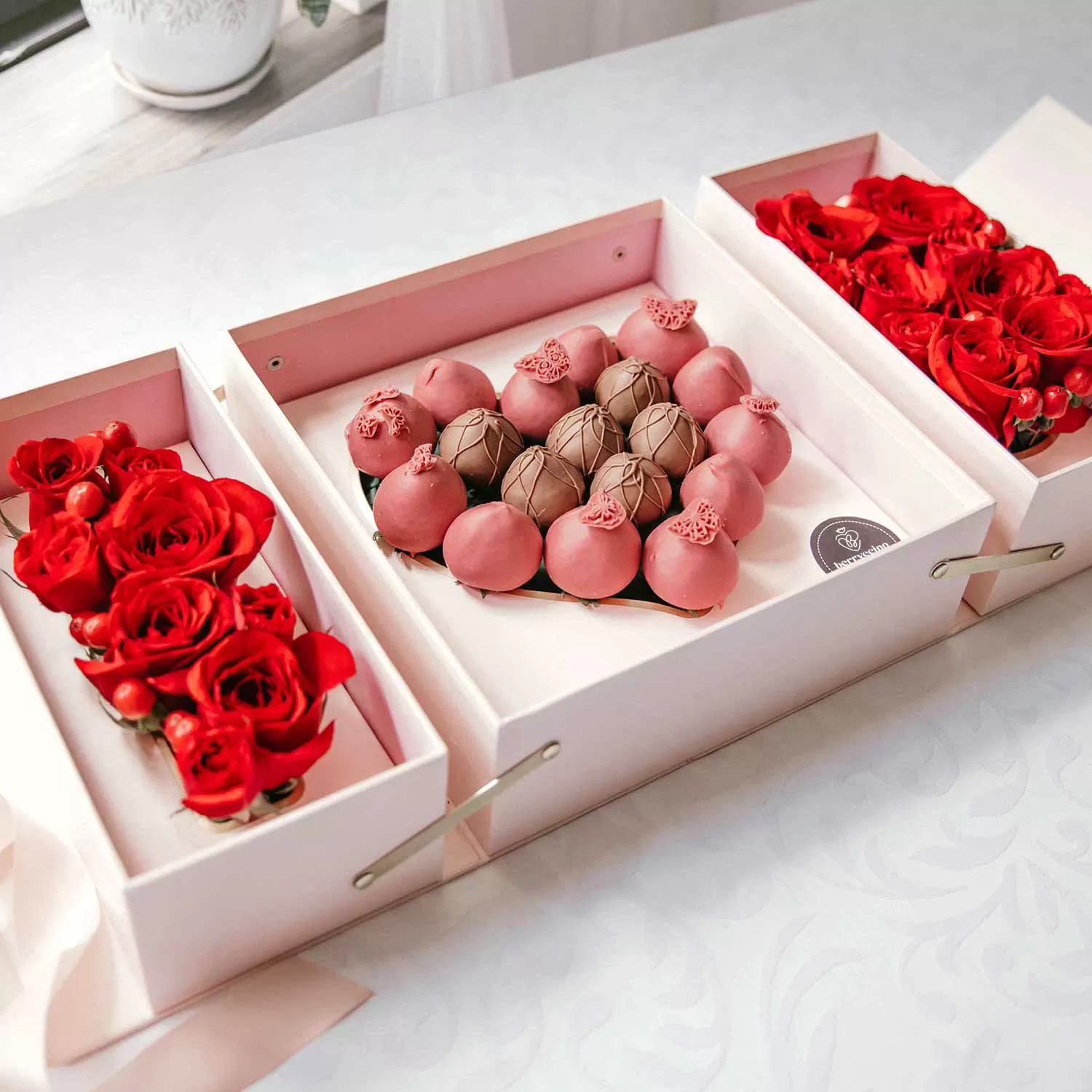 i love you chocolate strawberries