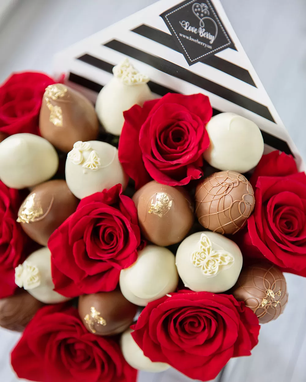 chocolate strawberry box with rose