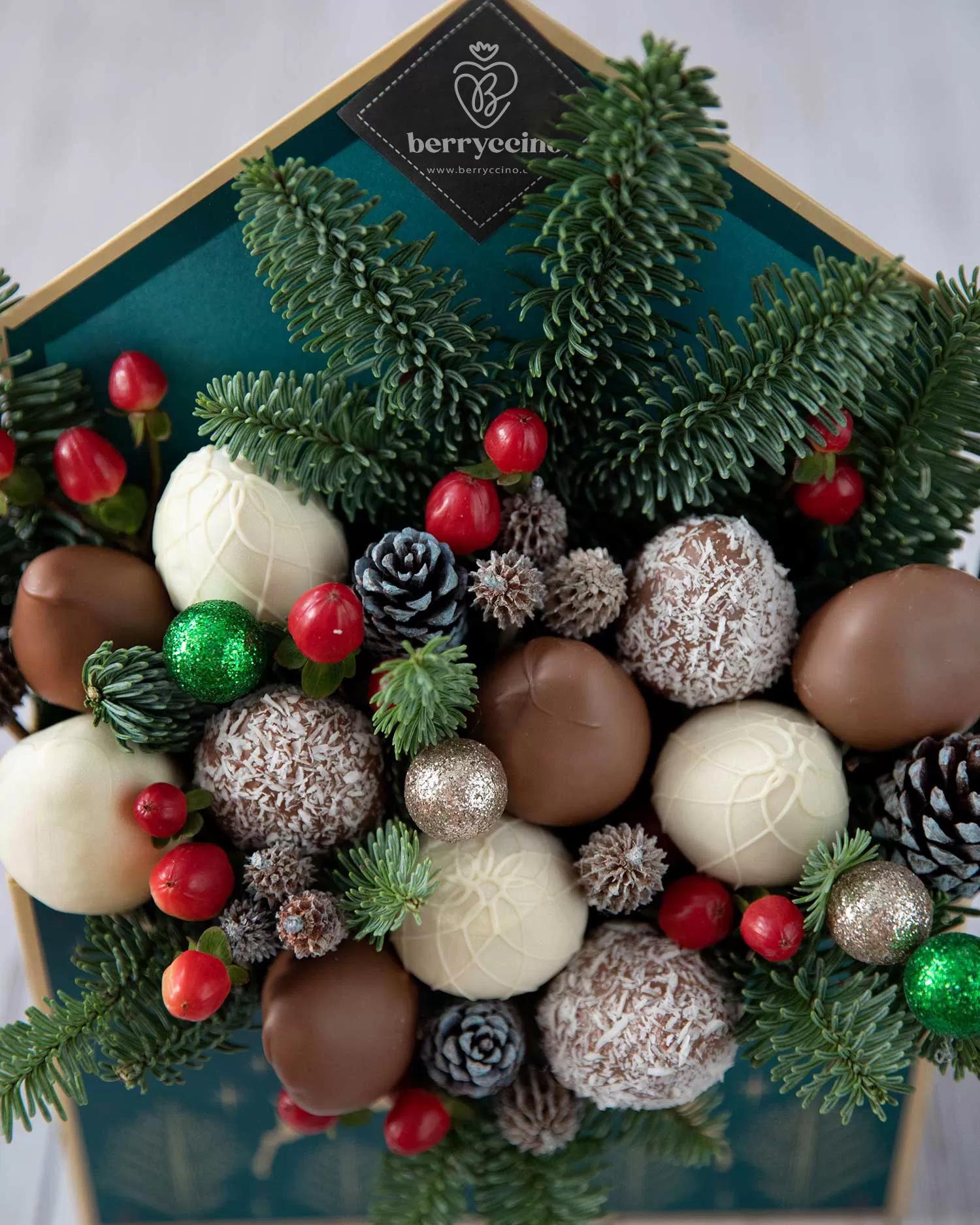 chocolate covered strawberry for christmas holiday