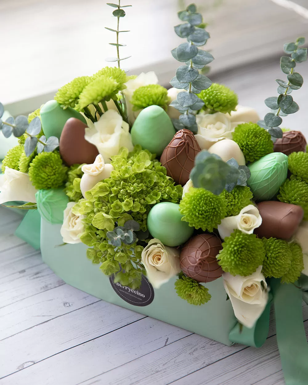 green and white chocolate covered strawberry bouquet