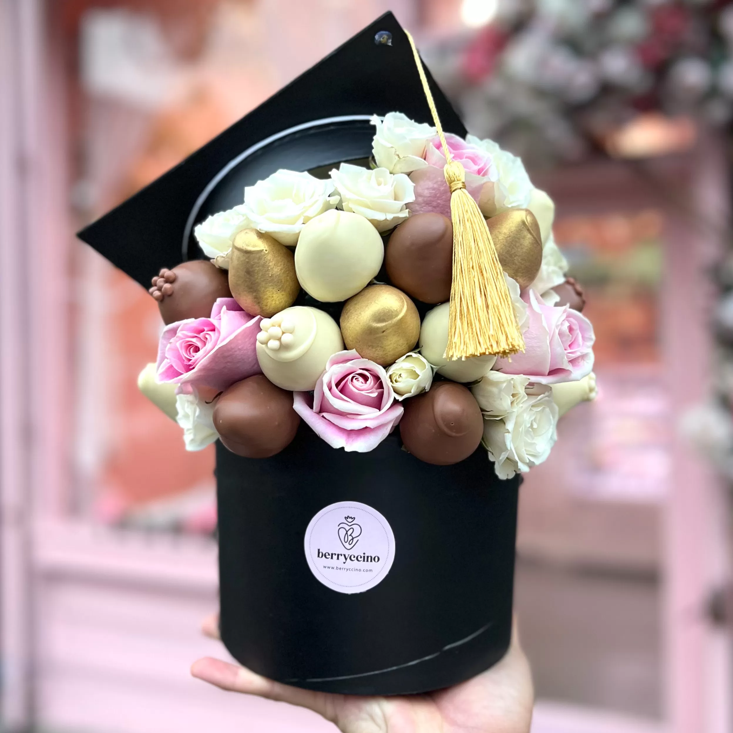 Chocolate covered Strawberries for Graduation