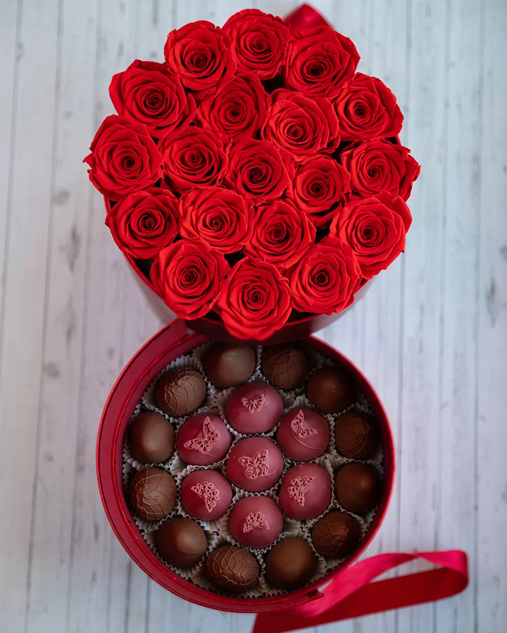 rose and ruby chocolate strawberries