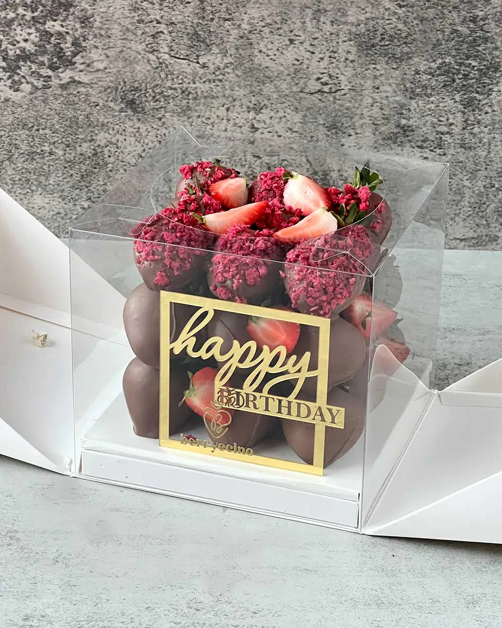 CHOCOLATE STRAWBERRY CAKE - Image 4