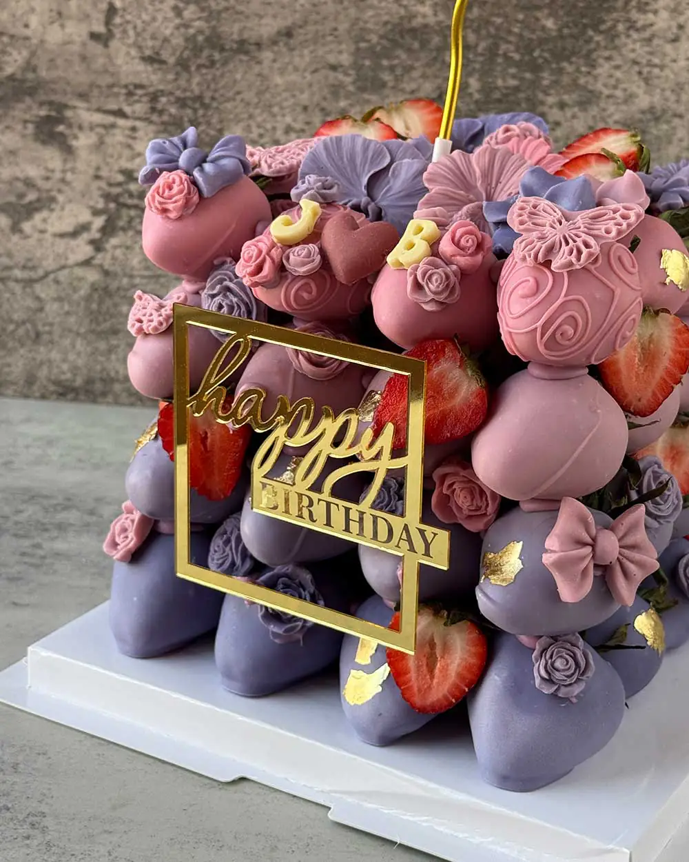 Large Lavender & Pink Chocolate-Covered Strawberry Cake – 64 pcs - Image 3