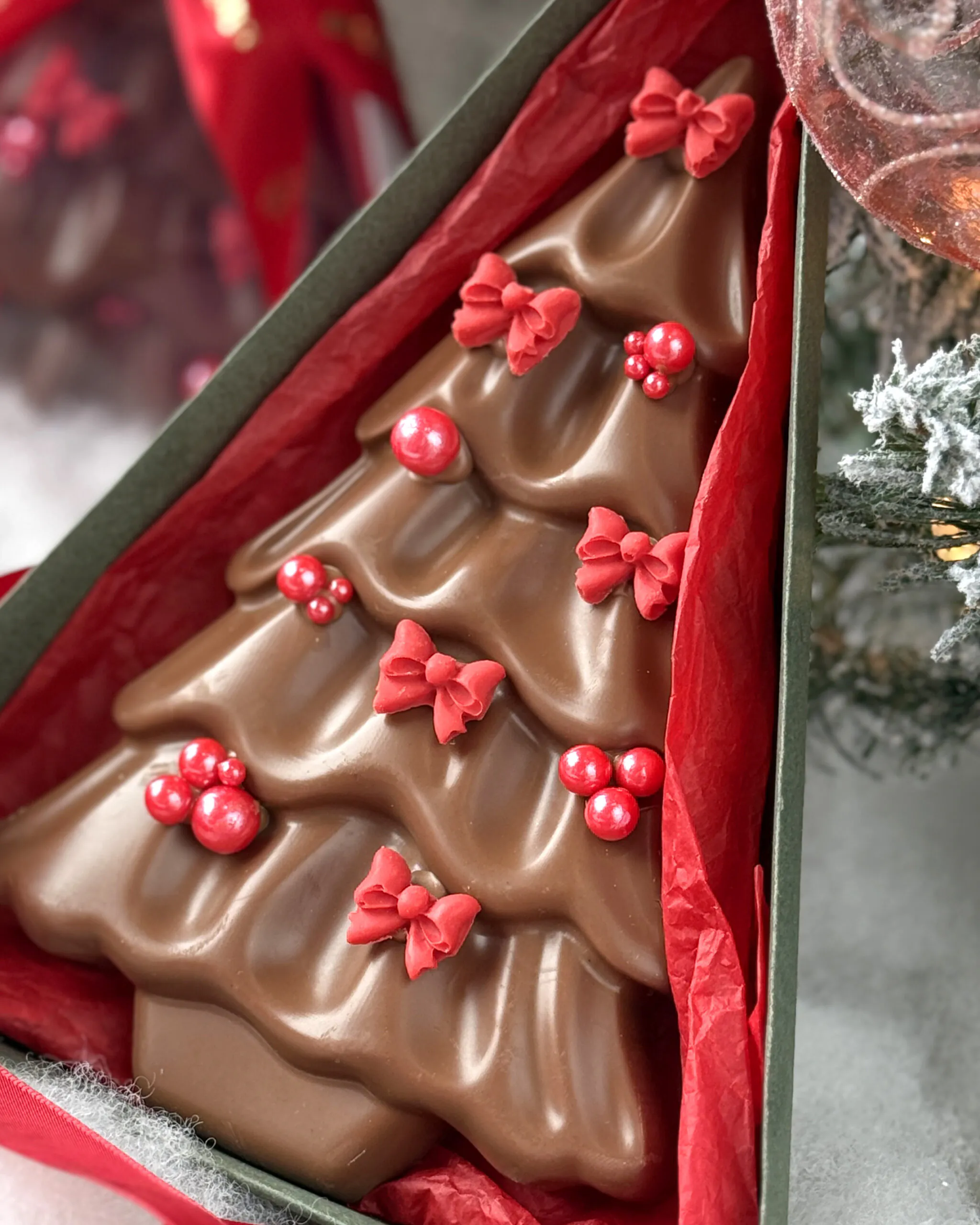 Close-up of crunchy Dubai-style filling inside the Christmas Tree Chocolate – Dubai Edition.